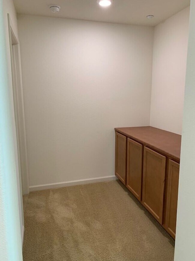 Building Photo - Two Story Home Across the Street from a Beautiful Park