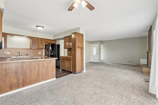 Building Photo - 3703 Southwind Ave