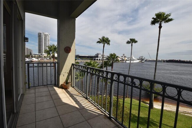 Building Photo - 702 Coral Reef Dr