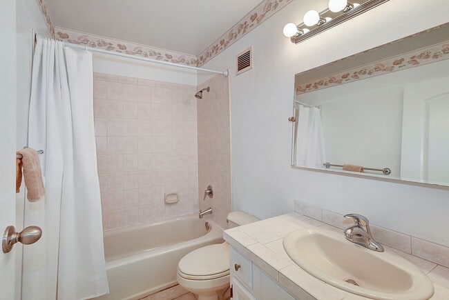 Building Photo - 77-6585 Sea View Circle 306