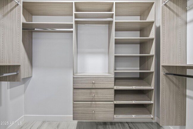 Building Photo - 11615 N 30th St