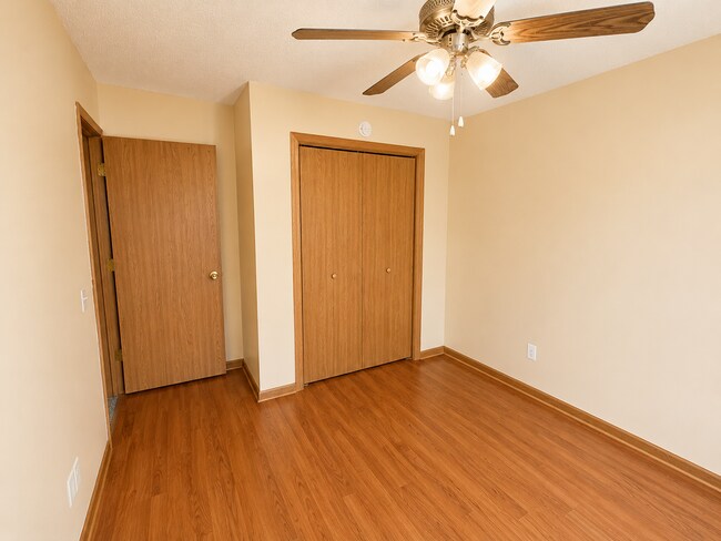 Building Photo - 4 Bedroom Westside Townhome | Great Location | Low-Maintenance Living
