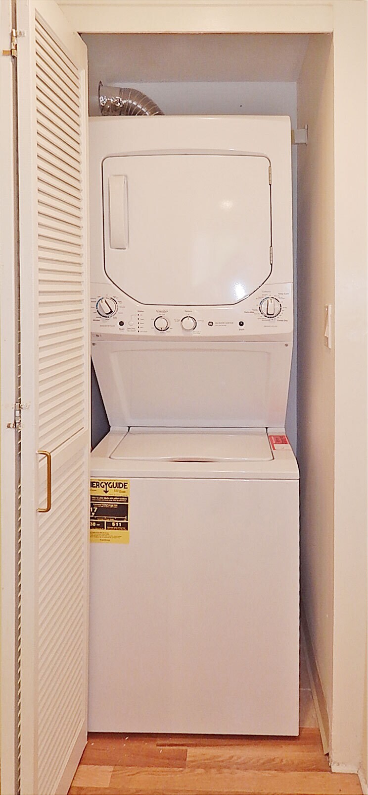 Building Photo - 10 Rogers St