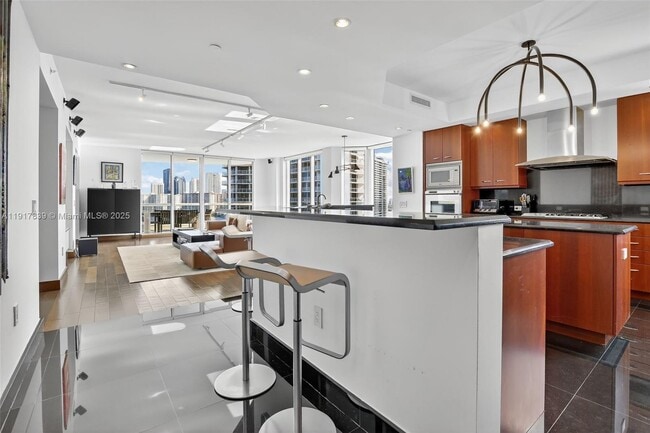 Building Photo - 6000 Island Blvd