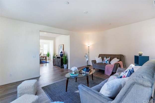 Building Photo - 4959 Camarillo Ln