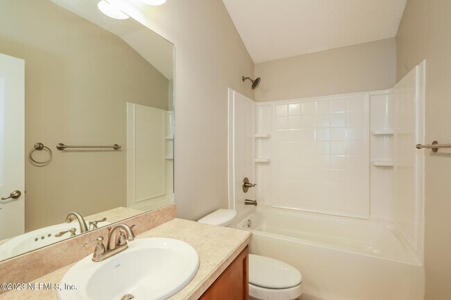 Building Photo - 667 Drysdale Dr