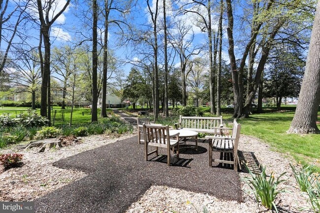 Building Photo - 15311 Beaverbrook Ct