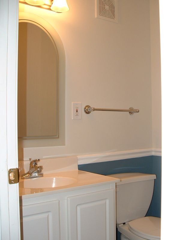 Building Photo - 3 Bed Condo $999 Per BR! (Was $1,490)