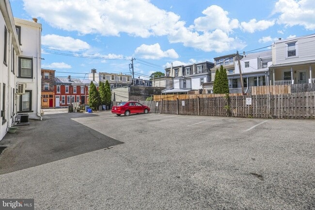 Building Photo - 3871 Terrace St