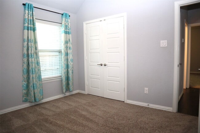 Building Photo - 4553 New Country Dr