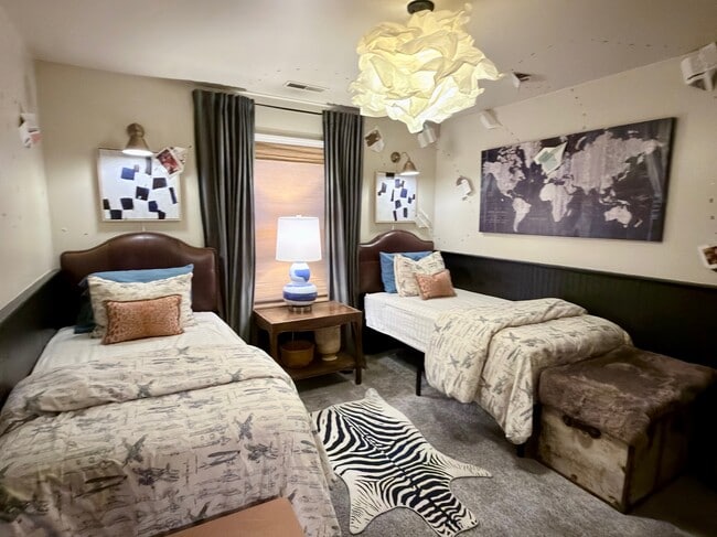 Building Photo - 1044 Hummingbird Ln