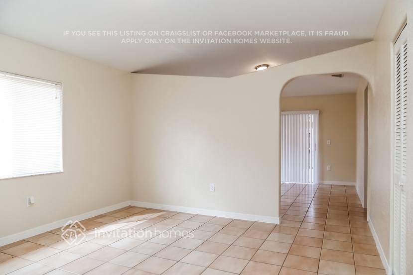 Building Photo - 9991 NW 126th Terrace