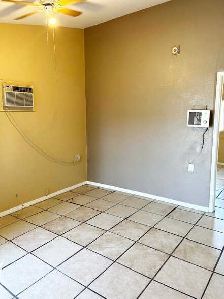 Building Photo - 1118 Laurel Ave