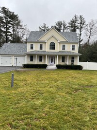 Building Photo - Executive 3br / 2.5 ba home in Middleboro