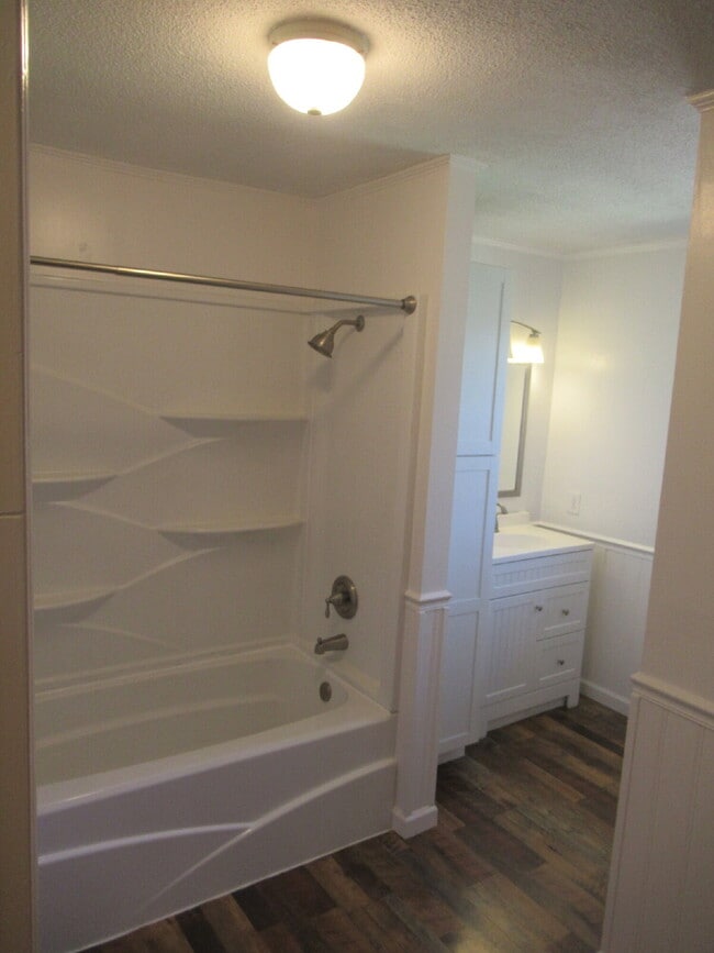 Building Photo - Charming 3-Bedroom Brick Home for Rent on the West Side of Lincolnton!