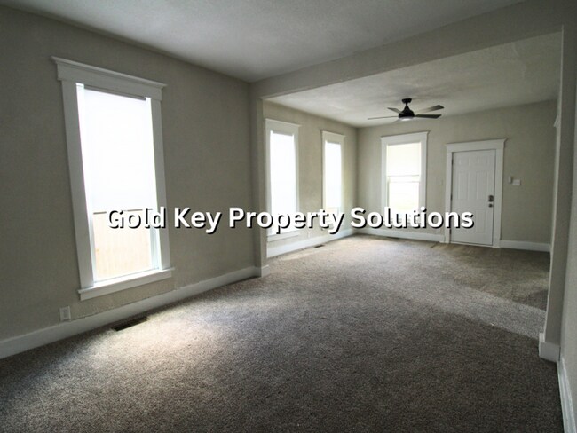 Building Photo - MUNCIE Updated 3 BR 1 BA House with Central Air and Upgraded Appliances (SECTION 8 APPROVED)