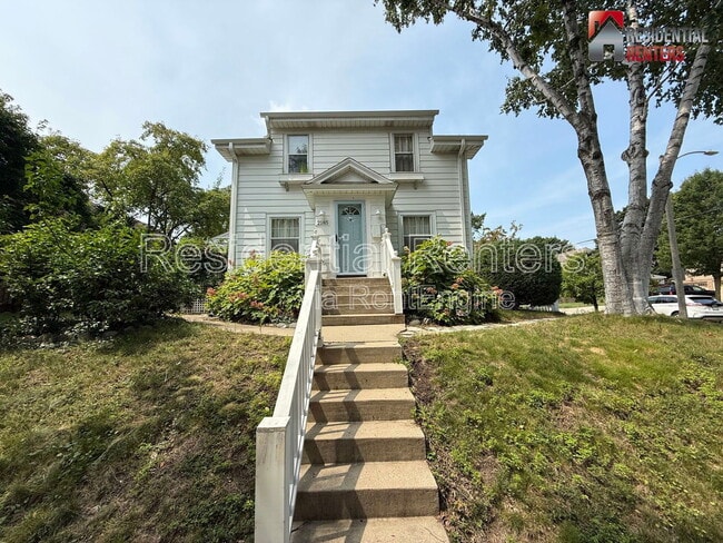 Building Photo - 2185 N 70th St