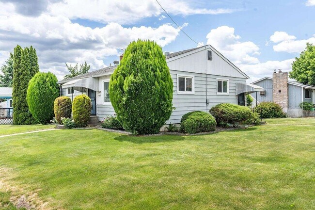 Building Photo - Beautiful 4-Bedroom Home with Finished Bas...