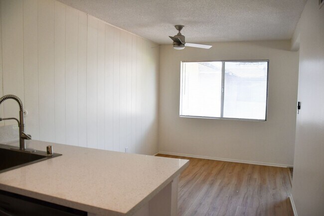 Building Photo - Tularosa (344) West