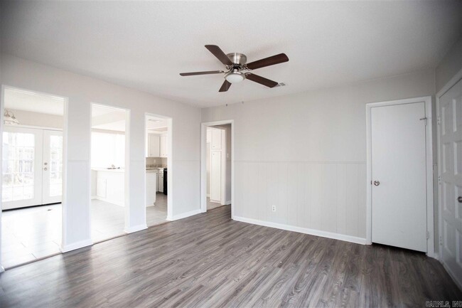 Building Photo - 304 Timberline Dr