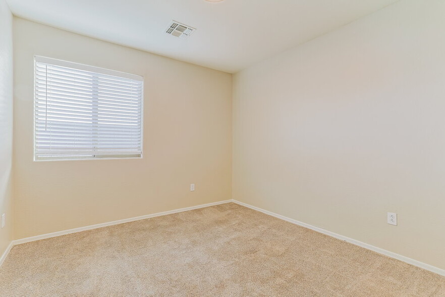 Building Photo - 1851 W Desert Canyon Dr