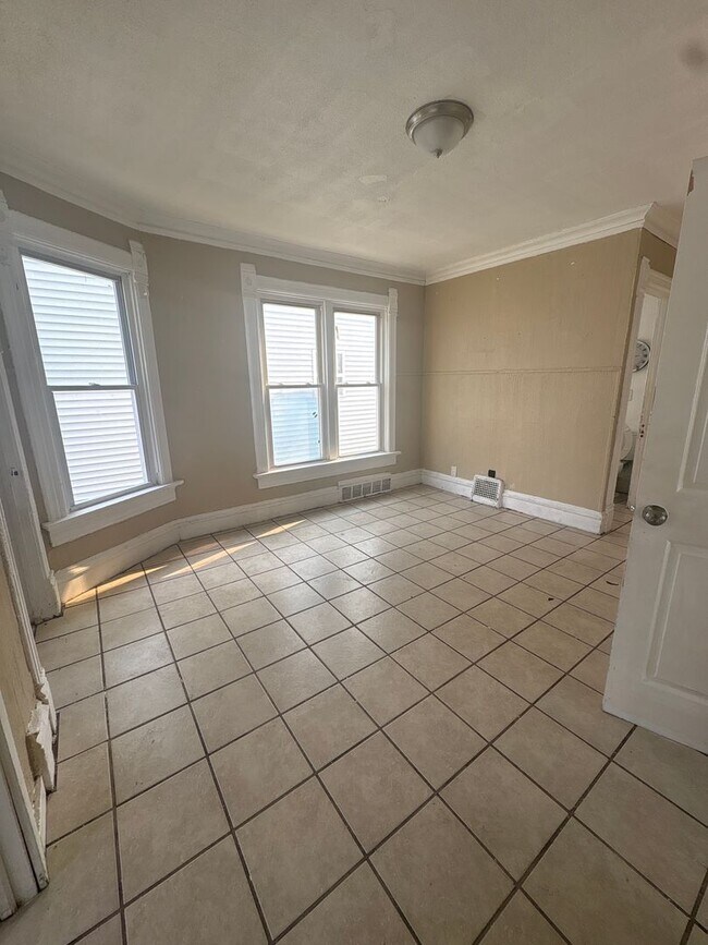 Building Photo - 2145 N 29th St
