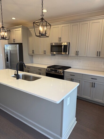 Building Photo - 3 Saco St