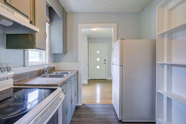 Building Photo - 3 bed 1 bath on Knob Creek Rd. near Johnso...