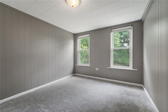 Building Photo - 160 Hazelwood Ave