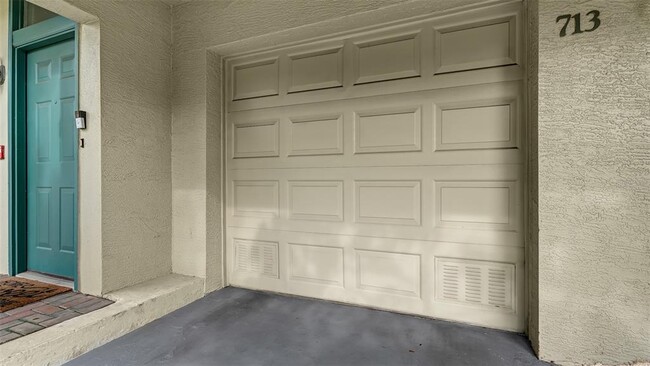 Building Photo - 713 Mainsail Dr