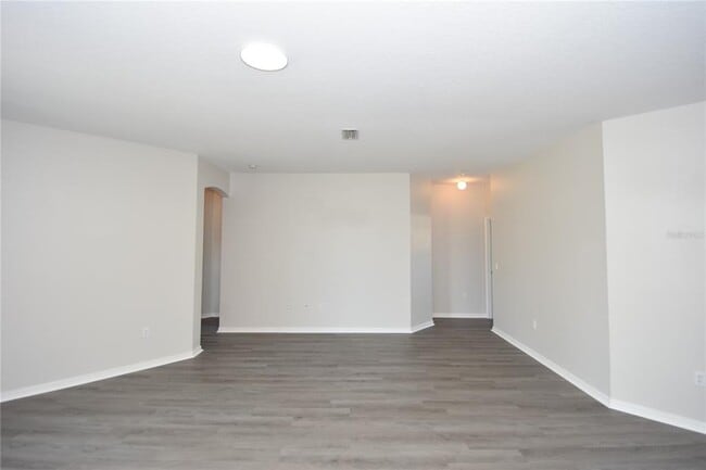 Building Photo - 4 Lynn Pl