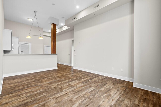 Building Photo - 6200 Hudson Ave