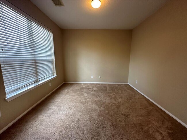 Building Photo - 11023 Heartland Grove Dr
