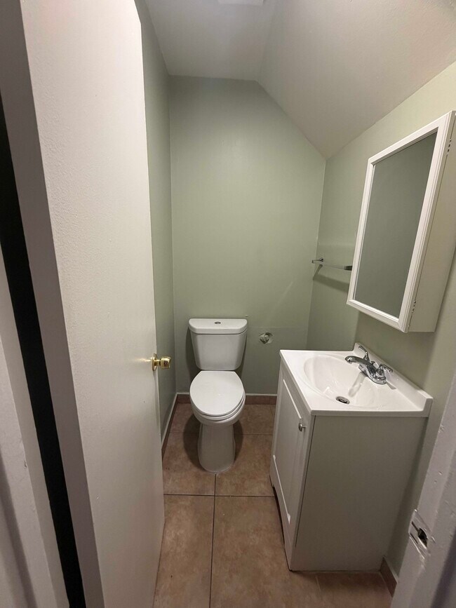 Building Photo - 2124 90th Ave