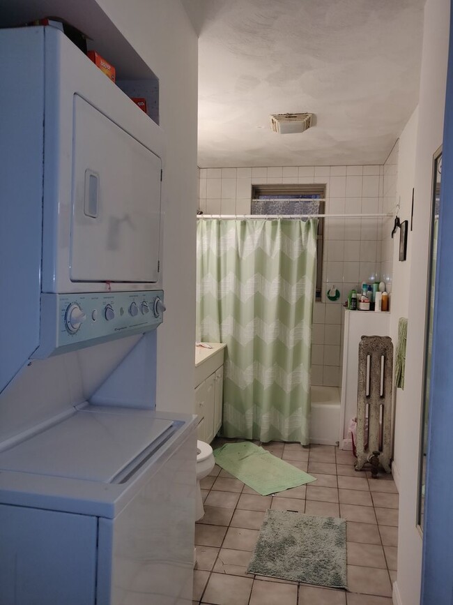 Building Photo - Coolidge Corner Area. In-Unit Washer and D...