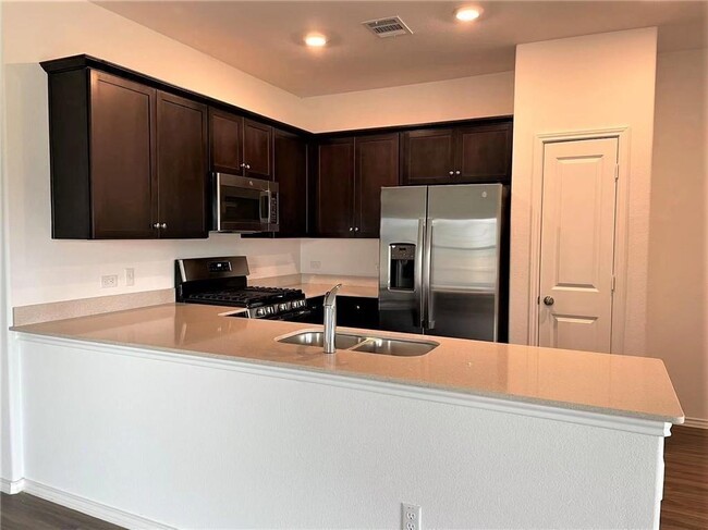 Building Photo - 209 Prairie Dog Town Dr