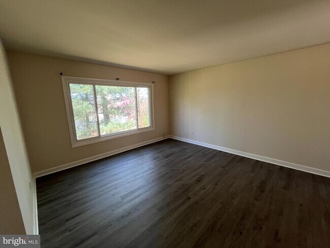 Building Photo - 105 Berry St