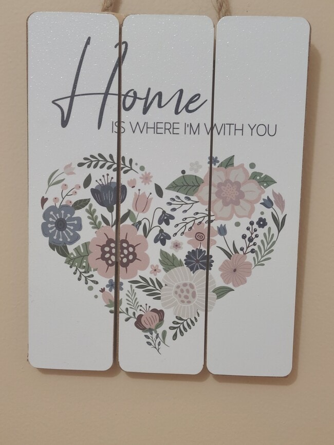 Building Photo - 6 Cherry Hill Dr