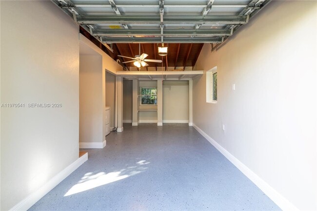 Building Photo - 1350 Mendavia Ave