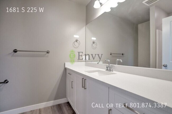 Building Photo - 1681 S 225 E