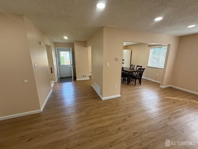 Building Photo - 1502 Edison Glen Terrace