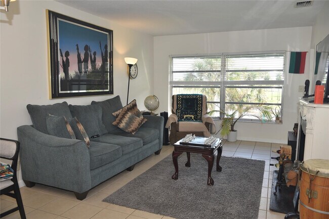 Building Photo - 7807 Golf Cir Dr