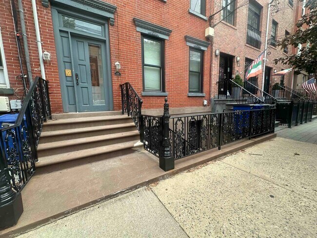Building Photo - 619 Bloomfield St