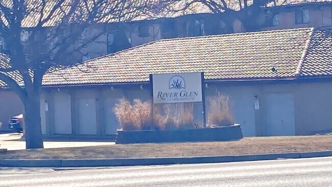 Building Photo - 21W581 North Ave