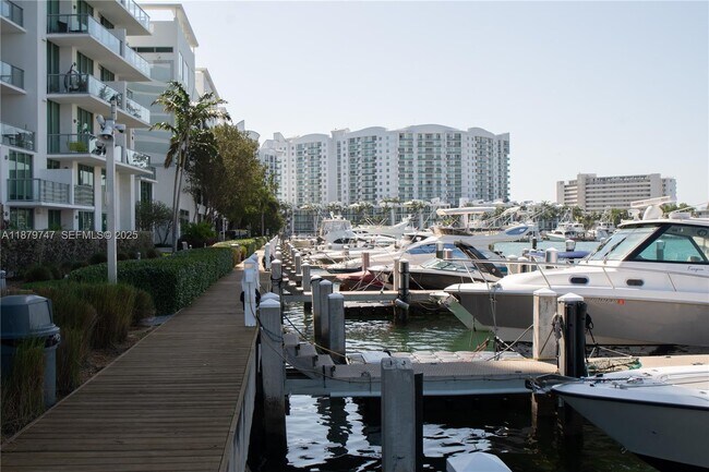 Building Photo - 7928 East Dr