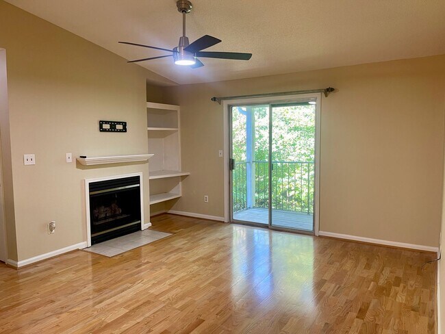 Building Photo - Condo in the Heart of Sandy Springs