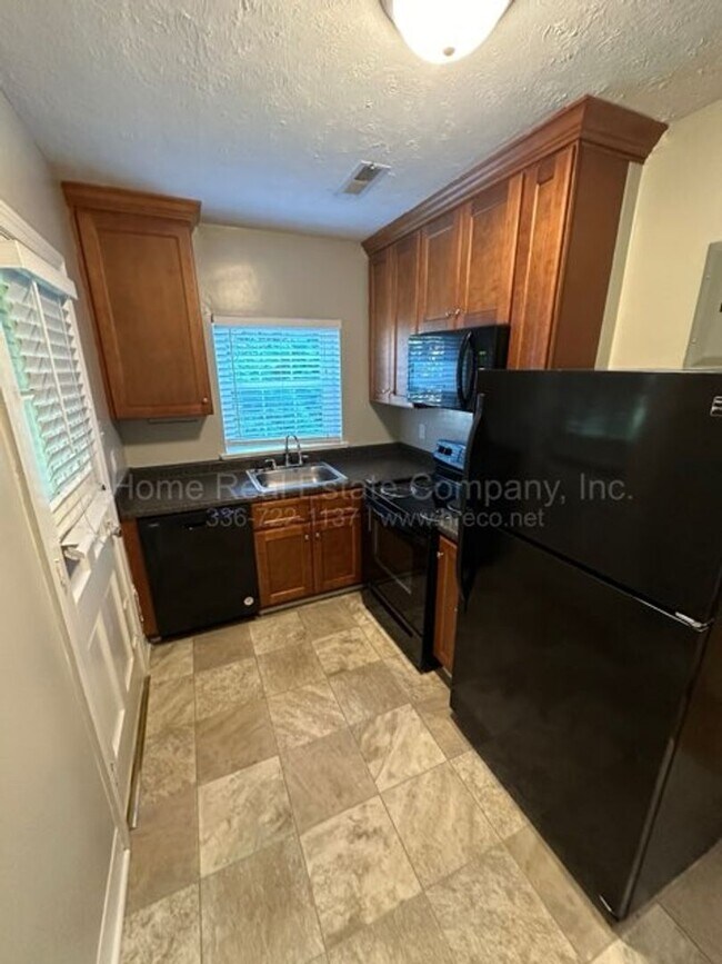 Building Photo - 840 Carolina Ave NW