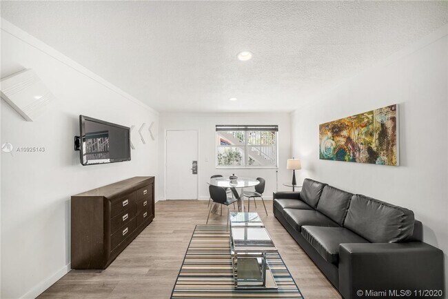 Building Photo - 1545 Drexel Ave