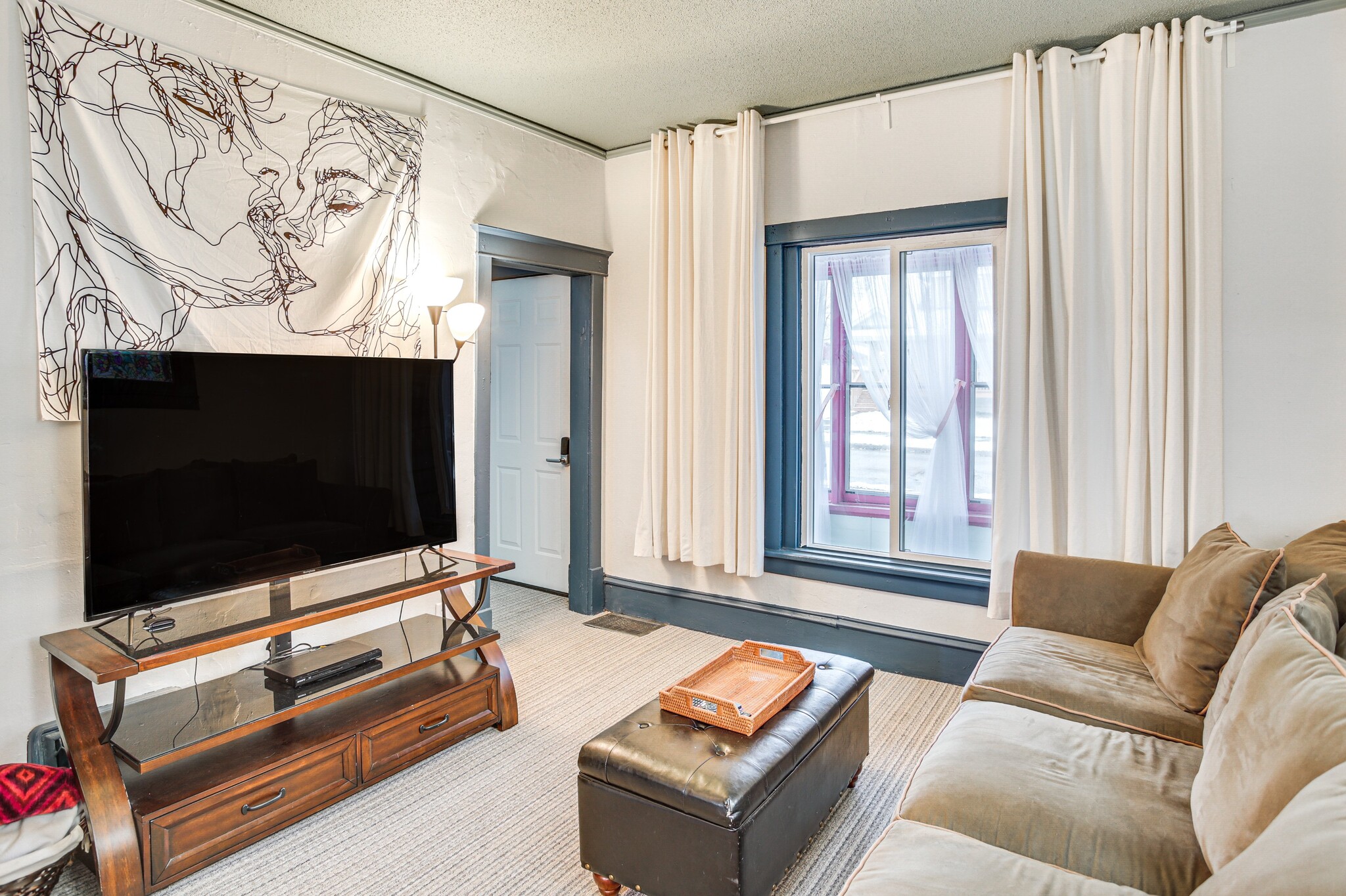 Living Room - 4848 N 6th St