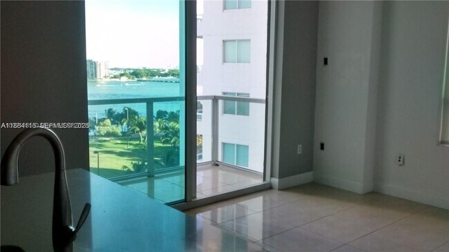 Building Photo - 1900 N Bayshore Dr